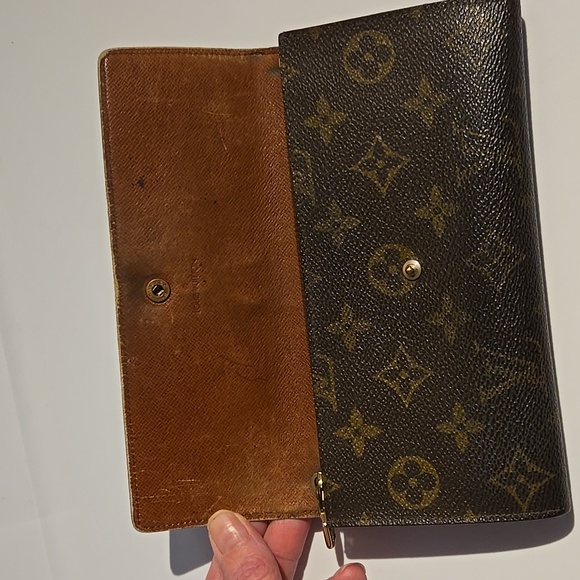 LV long wallet - Picture 13 of 16